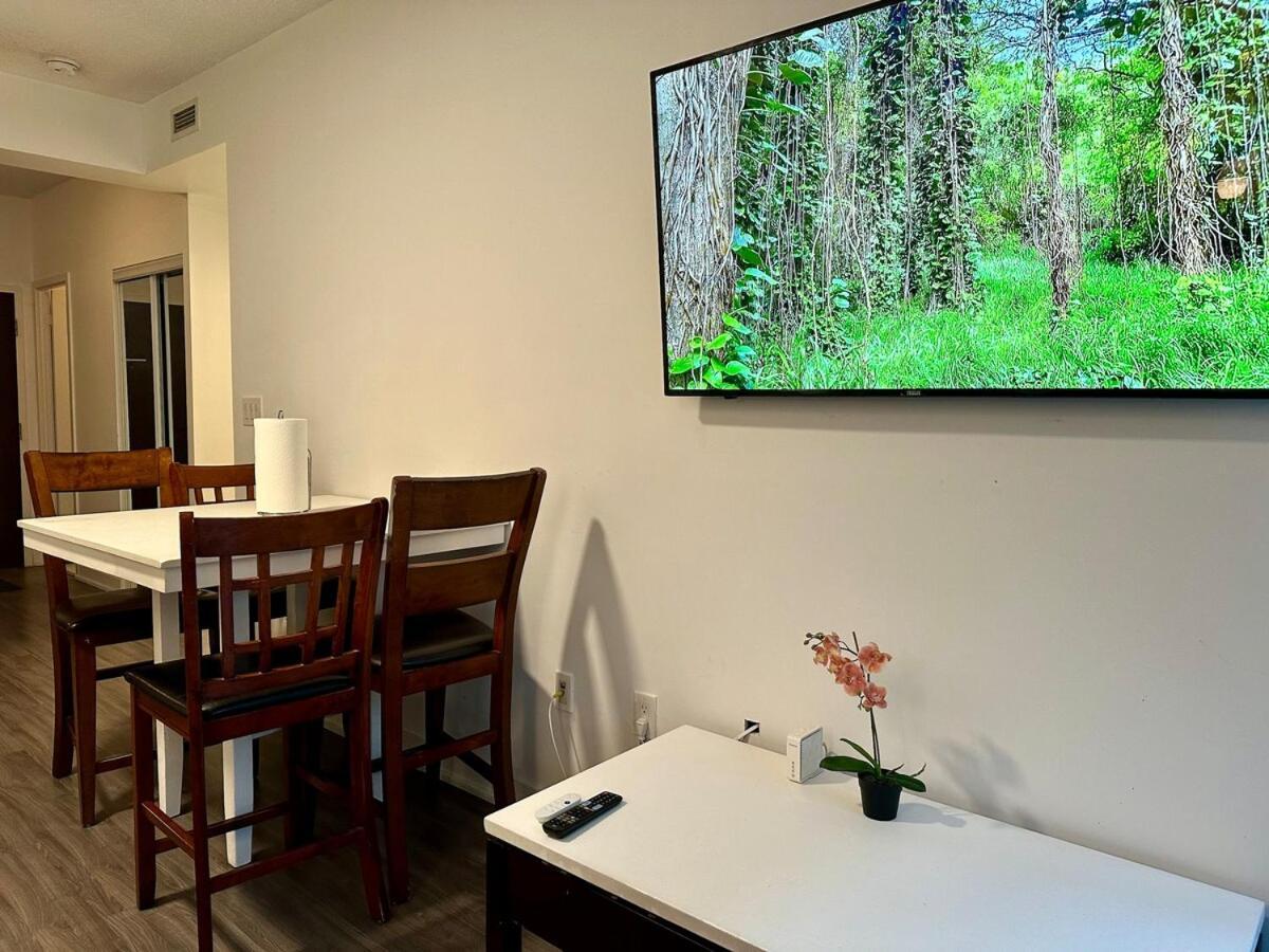 Kingbed & Bunkbed & Terrace Appartement Toronto Buitenkant foto